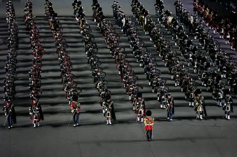 Massed pipes and drums